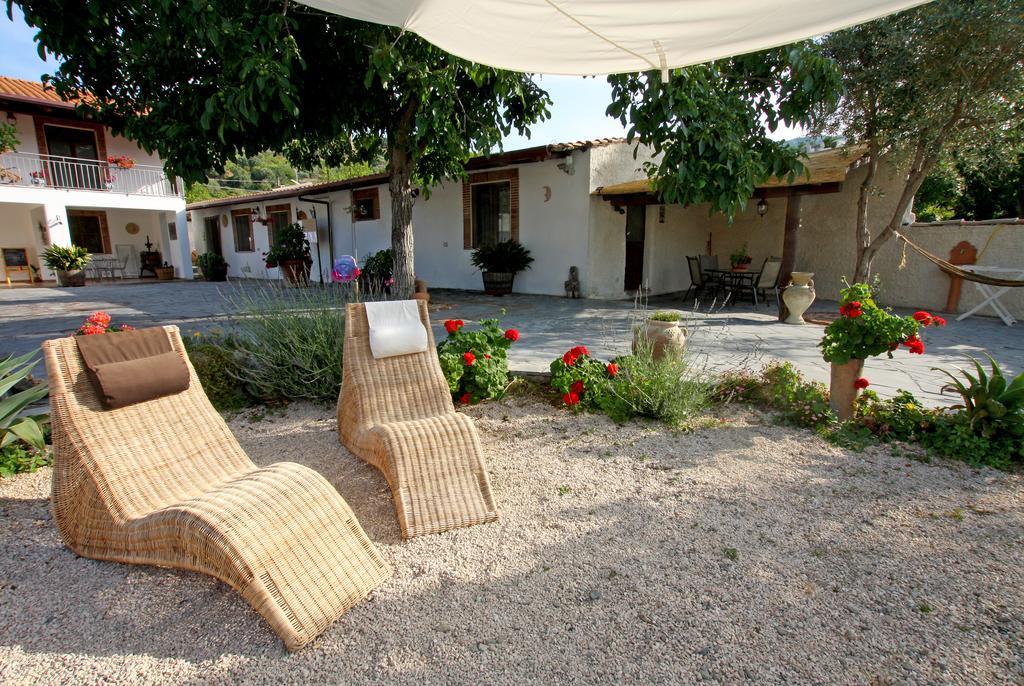 Casa Vacanze Borgo Borghese Сант-Алессио-Сикуло Экстерьер фото